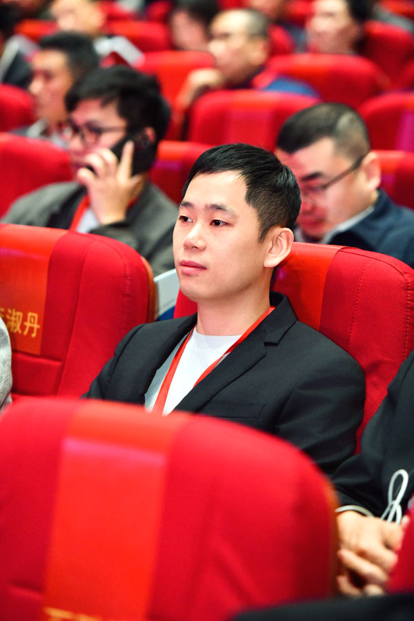 李品江2(修）網.jpg